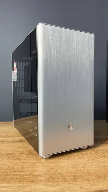 Ігровий ПК Qube V9 PRO Tower / AMD Ryzen 5 5600G (6 (12) ядер по 3.9 - 4.4 GHz) / 16 GB DDR4 / 512 GB SSD M.2 + 1000 GB HDD / AMD Radeon Graphics / 650W - зображення 8