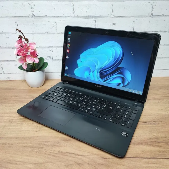 Ноутбук Б-клас Sony SVF152A29M / 15.6" (1366x768) TN / Intel Core i5-3337U (2 (4) ядра по 1.8 - 2.7 GHz) / 8 GB DDR3 / 128 GB SSD / Intel HD Graphics 4000 / WebCam / DVD-ROM б/в - зображення 5