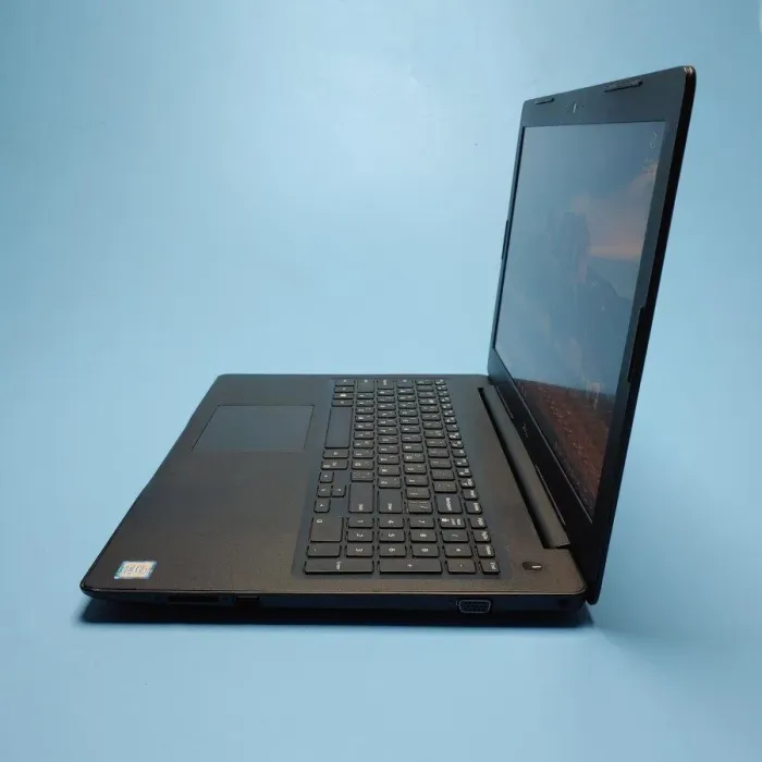 Ноутбук Б-клас Dell Latitude 3590 / 15.6" (1366x768) TN / Intel Core i5-8250U (4 (8) ядра по 1.6 - 3.4 GHz) / 8 GB DDR4 / 480 GB SSD / Intel UHD Graphics 620 / WebCam / Win 10 Pro б/в - зображення 5