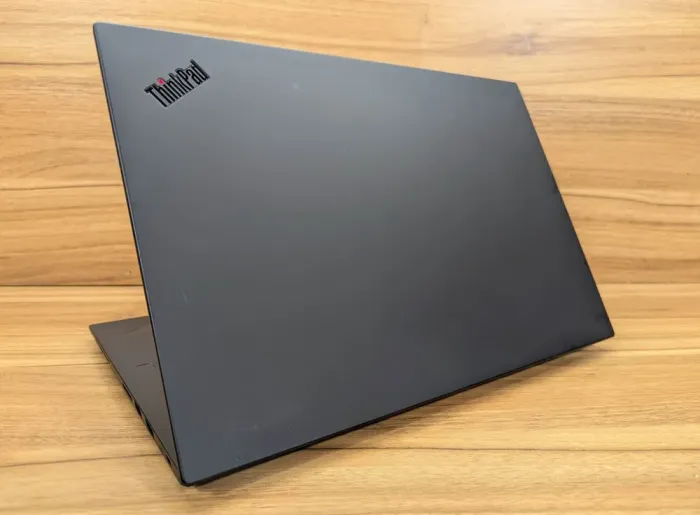 Мобільна робоча станція Lenovo ThinkPad P1 Gen 2 / 15,6" (1920x1080) IPS / Intel Core i7-9750H (6 (12) ядер по 2,6 - 4,5 ГГц) / 32 ГБ DDR4 / 1000 ГБ SSD / nVidia Quadro T1000, 4 ГБ GDDR6, 128-біт / WebCam / Fingerprint / Windows 10 б/в - зображення 7