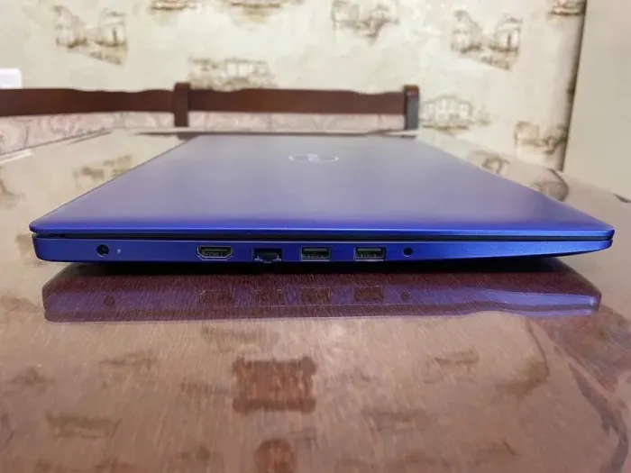 Ноутбук Dell Inspiron 3593 / 15.6" (1920x1080) TN Touch / Intel Core i7-1065G7 (4 (8) ядра по 1.3 - 3.9 GHz) / 8 GB DDR4 / 256 GB SSD / Iris Plus Graphics / WebCam б/в - зображення 4