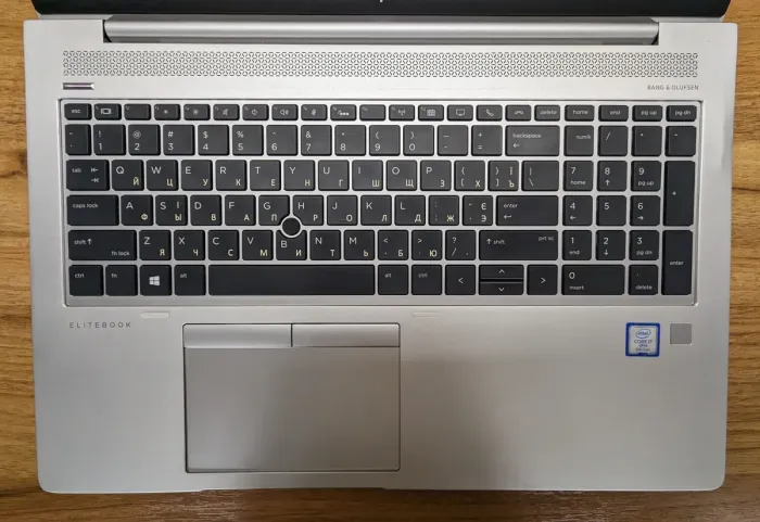 Ультрабук HP EliteBook 850 G5 / 15.6" (1920x1080) IPS / Intel Core i7-8650U (4 (8) ядра по 1.9 - 4.2 GHz) / 16 GB DDR4 / 512 GB SSD / Intel UHD Graphics 620 / WebCam / Fingerprint / Windows 10 б/в - зображення 3