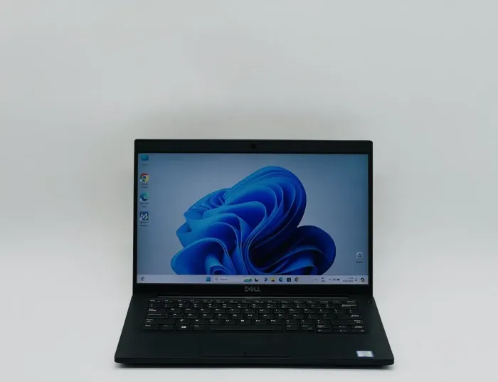 Ультрабук Dell Latitude 7390 / 13.3" (1920x1080) IPS / Intel Core i5-8350U (4 (8) ядра по 1.7 - 3.6 GHz) / 8 GB DDR4 / 240 GB SSD / Intel UHD Graphics 620 / WebCam / HDMI б/в - зображення 2