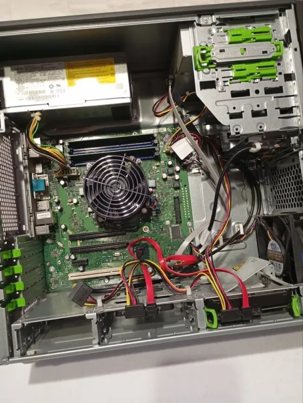 ПК Б-клас Fujitsu Celsius W420 Tower / Intel Core i5-3450 (4 ядра по 3.1 - 3.5 GHz) / 16 GB DDR3 / 128 GB SSD + 250 GB HDD / Intel HD Graphics 2500 / DVD-ROM б/в - зображення 5