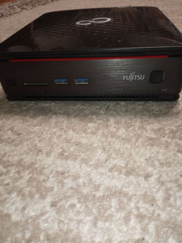 Неттоп Б-клас Fujitsu Esprimo Q920 USFF / Intel Core i5-4590T (4 ядра по 2.0 - 3.0 GHz) / 6 GB DDR3 / 240 GB SSD / Intel HD Graphics 4600 б/в - зображення 2