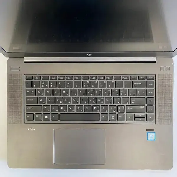 Ноутбук робоча станція Б-клас HP zBook Studio G3 / 15.6" (1920x1080) IPS / Intel Core i7-6820HQ (4 (8) ядра по 2.7 - 3.6 GHz) / 16 GB DDR4 / 512 GB SSD / nVidia Quadro M1000M, 4 GB GDDR5, 128-bit / WebCam / Fingerprint б/в - зображення 3
