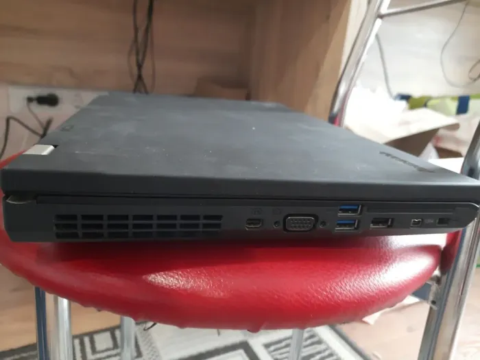 Мобільна робоча станція Lenovo ThinkPad W530 / 15.6" (1600x900) TN / Intel Core i7-3740QM (4 (8) ядра по 2.7 - 3.7 GHz) / 16 GB DDR3 / 240 GB SSD / nVidia Quadro K1000M, 2 GB DDR3, 128-bit / WebCam б/в - зображення 4