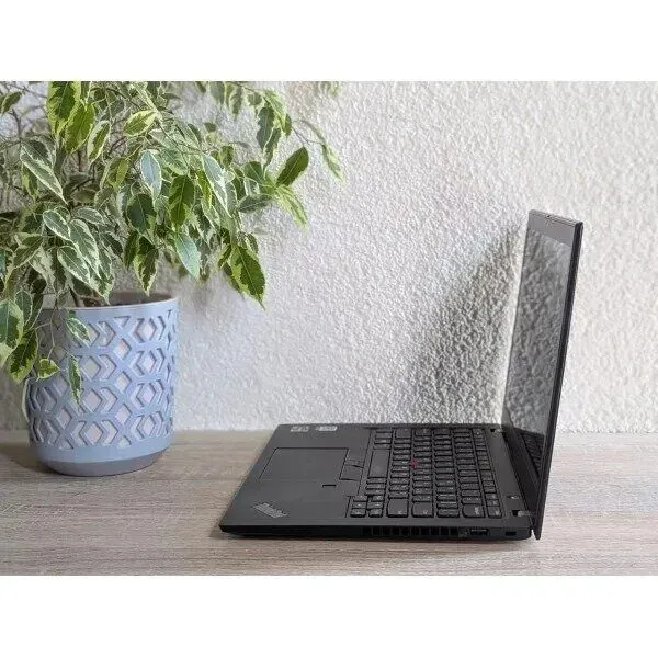 Ультрабук-трансформер Lenovo ThinkPad X13 Yoga Gen 1 / 13.3" (1920x1080) IPS / AMD Ryzen 5 Pro 4650U (6 (12) ядра по 2.1 - 4.0 GHz) / 16 GB DDR4 / 512 GB SSD / AMD Radeon Graphics / WebCam б/в - зображення 6