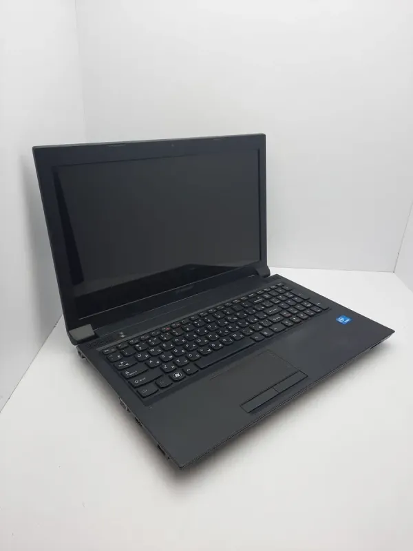 Ноутбук Б-клас Lenovo IdeaPad B570 / 15.6" (1366x768) TN / Intel Pentium B970 (2 ядра по 2.3 GHz) / 4 GB DDR3 / 320 GB HDD / Intel HD Graphics / WebCam / АКБ не тримає б/в - зображення 3