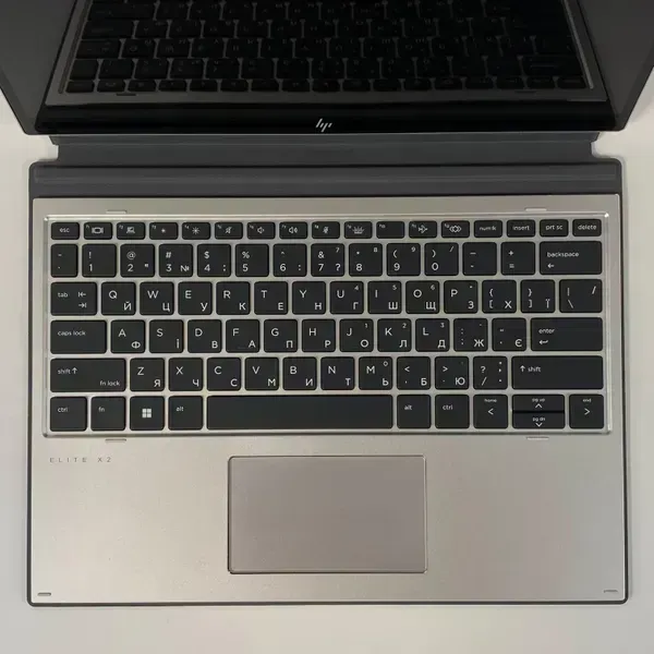 Ноутбук-трансформер HP Elite x2 G8 / 13" (3000x2000) IPS Touch / Intel Core i5-1135G7 (4 (8) ядра по 4.2 GHz) / 8 GB DDR4 / 512 GB SSD / Intel Iris Xe Graphics / WebCam / TouchID б/в - зображення 3