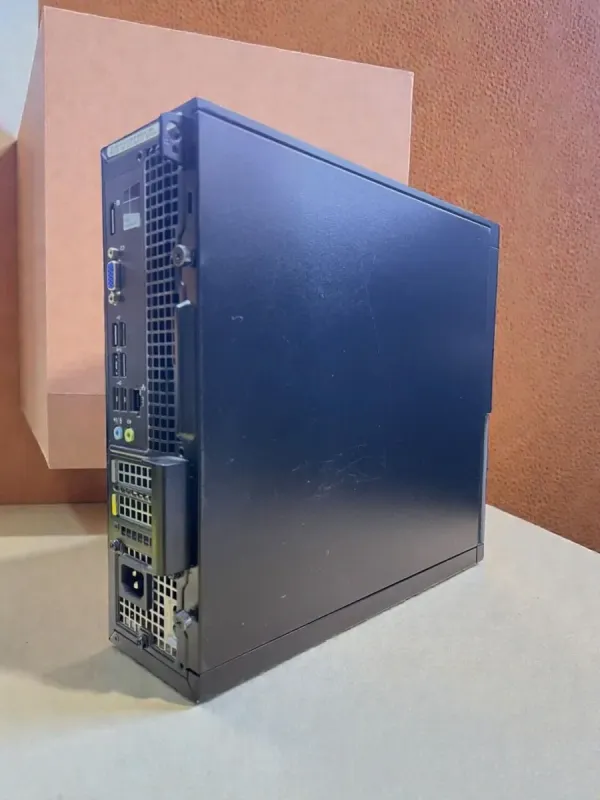 Комп'ютер Dell OptiPlex 3020 Tower / Intel Core i3-4160 (2 (4) ядра по 3,6 ГГц) / 8 ГБ DDR3 / 500 ГБ HDD / Intel HD Graphics 4400 б/в - зображення 2