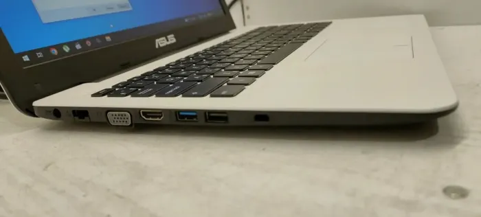 Ноутбук Б-клас Asus X555S / 15.6" (1366x768) TN / Intel Pentium N3700 (4 ядра по 1.6 - 2.4 GHz) / 4 GB DDR3 / 240 GB SSD / Intel HD Graphics / WebCam б/в - зображення 4