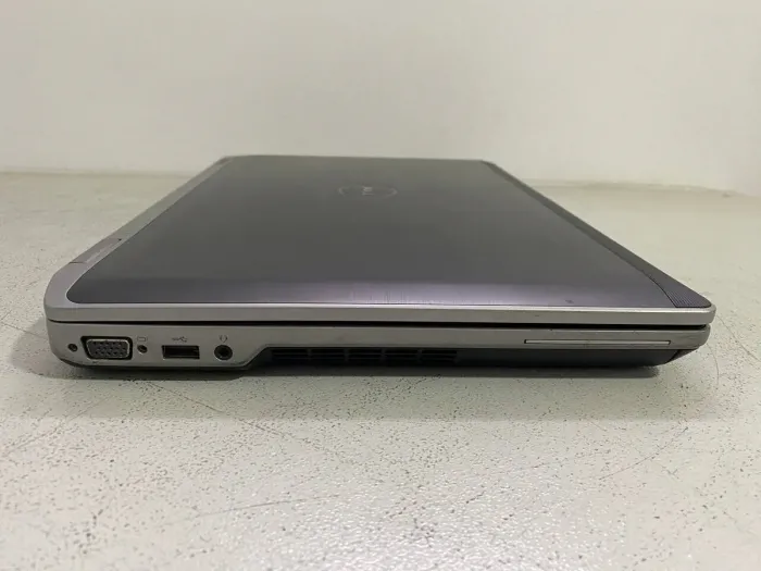 Ноутбук Dell Latitude E6530 / 15.6" (1600x900) TN / Intel Core i5-3340M (2 (4) ядра по 2.7 - 3.4 GHz) / 8 GB DDR3 / 128 GB SSD / Intel HD Graphics 4000 / WebCam / DVD-ROM б/в - зображення 3