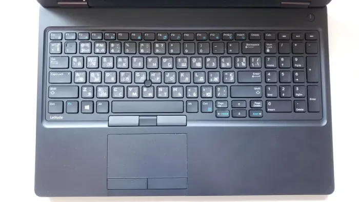 Ноутбук Dell Latitude 5580 / 15.6" (1920x1080) IPS / Intel Core i3-7100U (2 (4) ядра по 2.4 GHz) / 8 GB DDR4 / 256 GB SSD / Intel HD Graphics 620 / WebCam / Win 10 Pro б/в - зображення 10