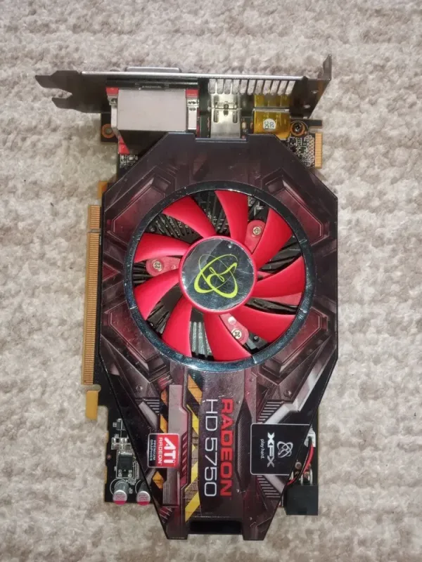 Дискретна відеокарта ATI Radeon HD 5750, 1 GB GDDR5, 128-bit / 1x HDMI, 1x DisplayPort, 2x DVI б/в - зображення 2