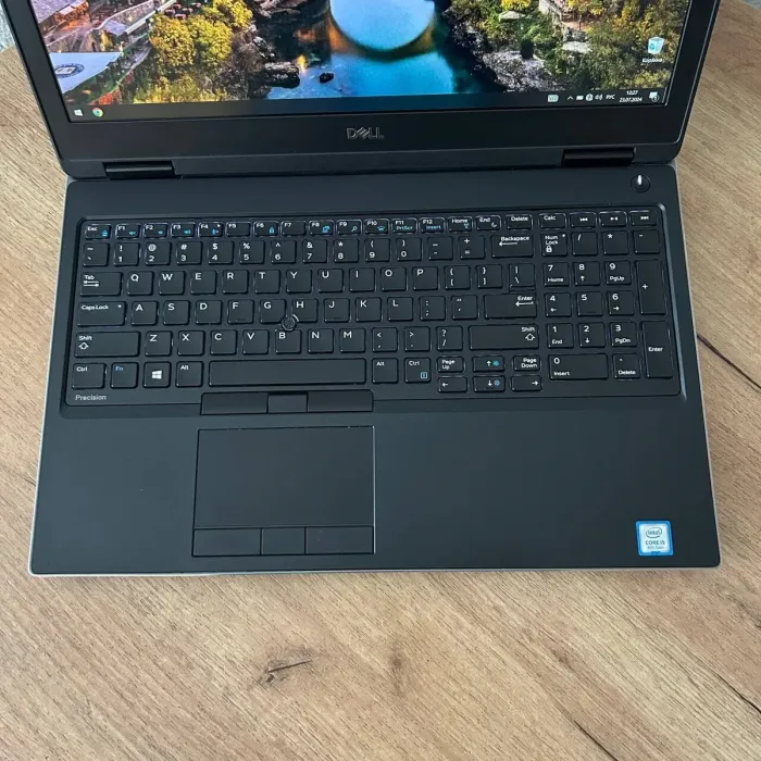 Ноутбук Б-клас Dell Precision 7530 / 15.6" (1920x1080) IPS / Intel Core i5-8300H (4 (8) ядра по 2.3 - 4.0 GHz) / 8 GB DDR4 / 256 GB SSD / Intel UHD Graphics 630 б/в - зображення 7