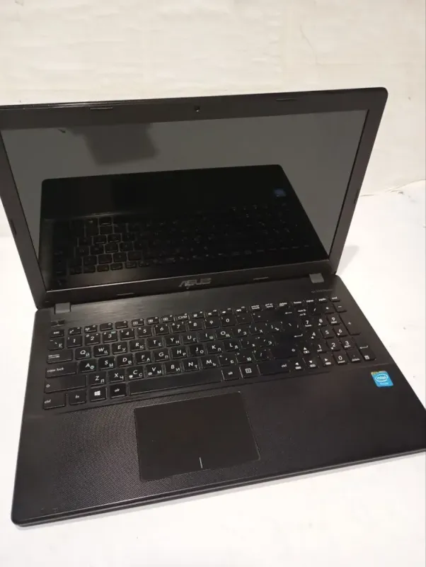 Ноутбук Б-клас Asus X551M / 15.6" (1366x768) TN / Intel Celeron N2830 (2 ядра по 2.16 - 2.41 GHz) / 4 GB DDR3 / 120 GB SSD / Intel HD Graphics / WebCam б/в - зображення 3