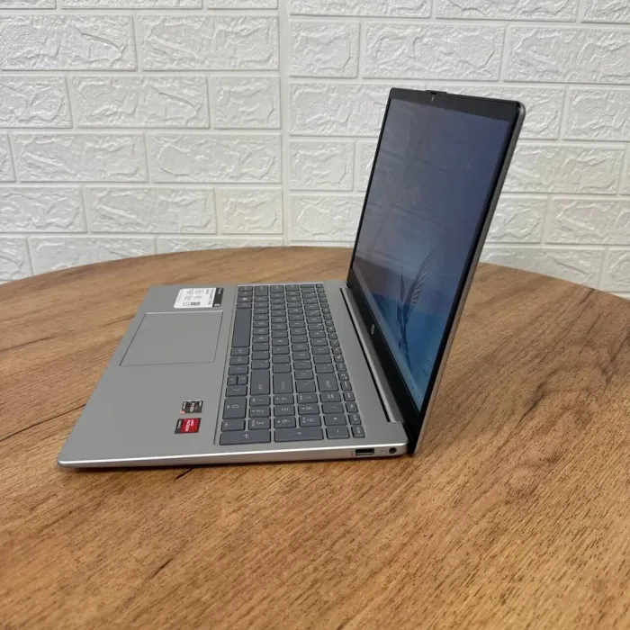 Ультрабук Б-клас HP 15-fc0093dx / 15.6" (1920x1080) TN / AMD Ryzen 5 7520U (4 (8) ядра по 2.8 - 4.3 GHz) / 16 GB DDR4 / 256 GB SSD NVMe / AMD Radeon 610M Graphics / WebCam б/в - зображення 5