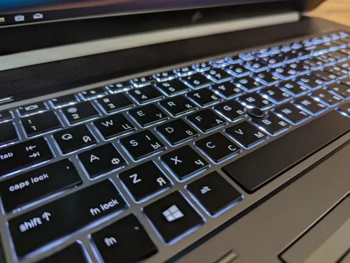 Мобільна робоча станція HP zBook 17 G6 / 17.3" (1920x1080) IPS / Intel Core i7-9850H (6 (12) ядер по 2.6 - 4.6 GHz) / 32 GB DDR4 / 512 GB SSD / nVidia Quadro RTX 3000, 6 GB GDDR6, 192-bit / TouchID / Windows 10 б/в - зображення 6