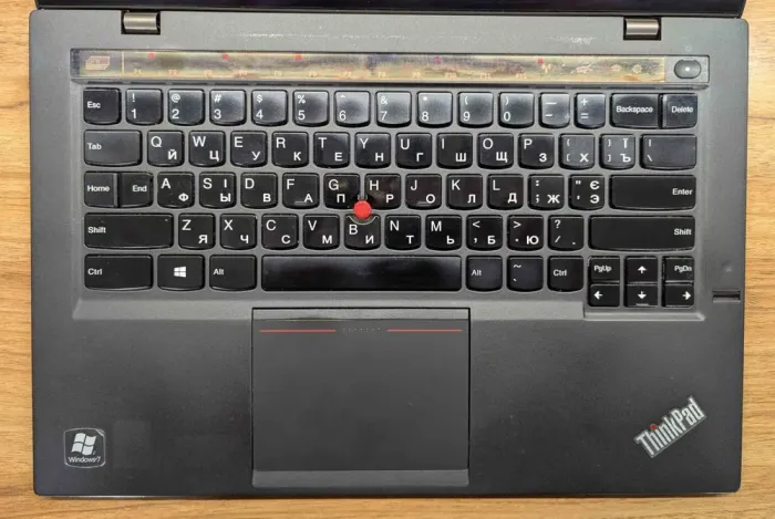 Ноутбук Lenovo ThinkPad X1 Carbon 2nd / 14" (2560x1440) IPS Touch / Intel Core i7-4600U (2 (4) ядра по 2.1 - 3.3 GHz) / 8 GB DDR3 / 256 GB SSD / Intel HD Graphics 4400 / WebCam / Fingerprint / Windows 10 б/в - зображення 3