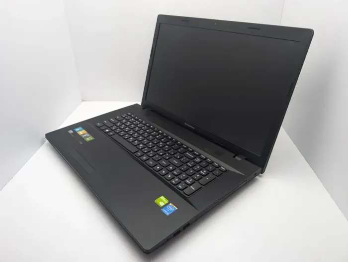 Ноутбук Lenovo IdeaPad G710 / 17.3" (1600x900) TN / Intel Core i5-4210M (2 (4) ядер 2.6 - 3.2 GHz) / 6 GB DDR3 / 320 GB SSD / Intel HD Graphics 4600 / WebCam б/в - зображення 4