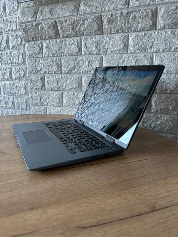 Ультрабук-трансформер Dell Inspiron 5481 / 14" (1366x768) TN Touch / Intel Core i3-8145U (2 (4) ядра по 2.1 - 3.9 GHz) / 4 GB DDR4 / 128 GB SSD / Intel UHD Graphics / WebCam б/в - зображення 5