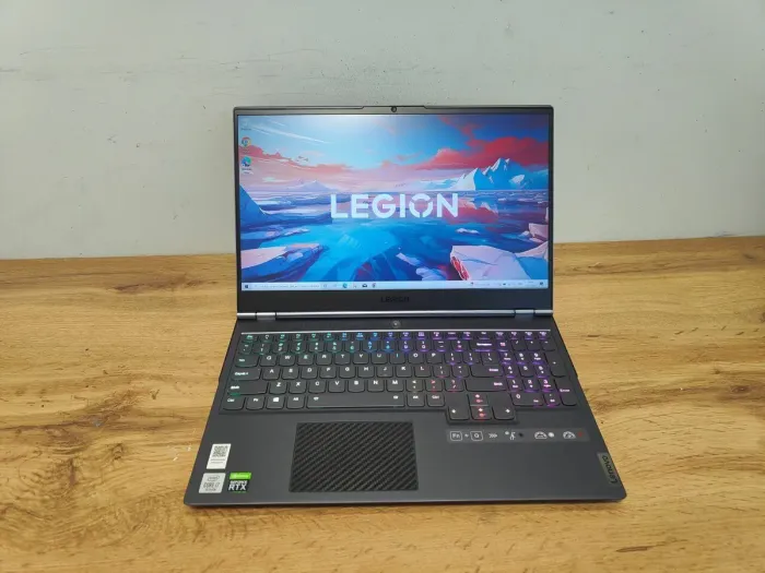Ігровий ноутбук Б-клас Lenovo Legion 7 15IMH05H / 15.6" (1920x1080) IPS / Intel Core i7-10750H (6 (12) ядер по 2.6 - 5.0 GHz) / 32 GB DDR4 / 1000 GB SSD / nVidia GeForce RTX 2080 Super Max-Q, 8 GB GDDR6, 256-bit / WebCam / Windows 10 Home б/в - зображення 2