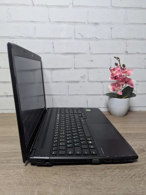 Ноутбук Б-клас Fujitsu LifeBook A544 / 15.6" (1366x768) TN / Intel Core i5-4200M (2 (4) ядра по 2.5 - 3.1 GHz) / 8 GB DDR3 / 128 GB SSD / Intel HD Graphics 4600 / WebCam / DVD-ROM б/в - зображення 5