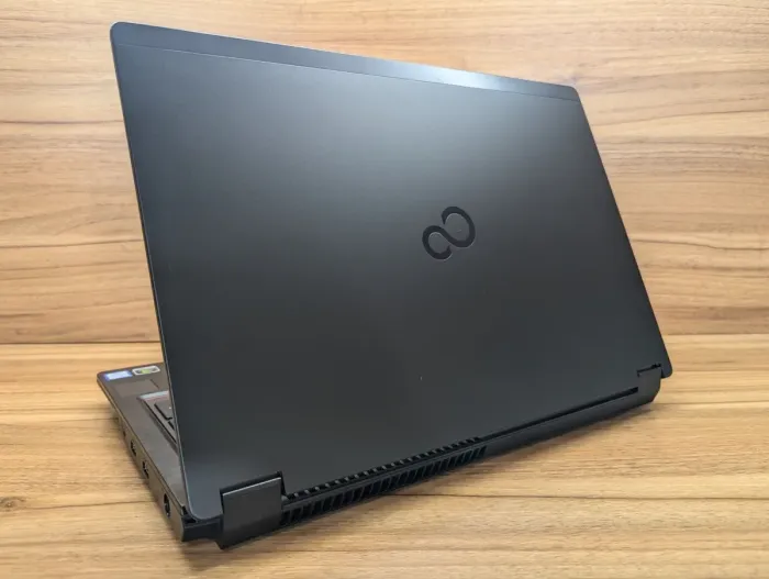 Мобільна робоча станція Fujitsu Celsius H780 / 15.6" (1920x1080) IPS / Intel Core i7-8750H (6 (12) ядер по 2.2 - 4.1 GHz) / 32 GB DDR4 / 512 GB SSD / nVidia Quadro P600, 4 GB GDDR5, 128-bit / WebCam / Fingerprint / Windows 10 б/в - зображення 6