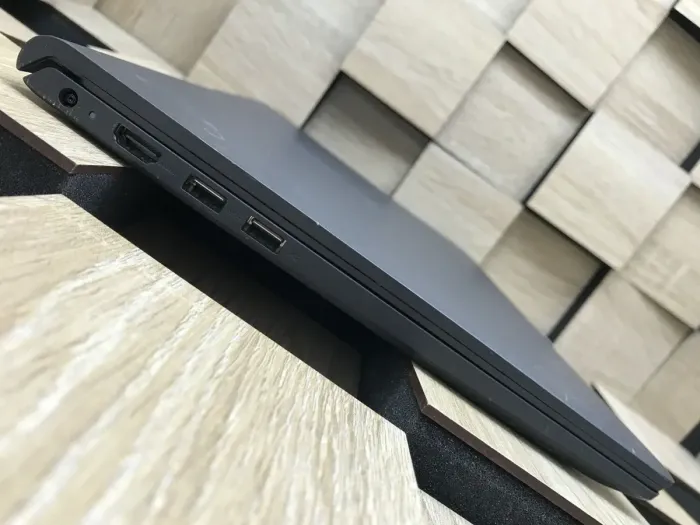 Ультрабук Б-клас Dell Inspiron 15 3511 / 15.6" (1920x1080) IPS Touch / Intel Core i5-1135G7 (4 (8) ядра по 4.2 GHz) / 16 GB DDR4 / 256 GB SSD M.2 / Intel Iris Xe Graphics / WebCam / HDMI / Windows 10 б/в - зображення 5