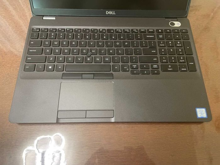 Ноутбук Dell Latitude 5500 / 15.6" (1920x1080) IPS / Intel Core i5-8265U (4 (8) ядра по 1.6 - 3.9 GHz) / 16 GB DDR4 / 256 GB SSD / Intel UHD Graphics / WebCam б/в - зображення 4