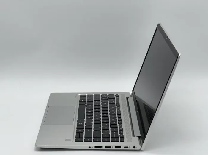Ультрабук HP ProBook 445 G8 / 14" (1920x1080) IPS / AMD Ryzen 5 5600U (6 (12) ядер по 2.3 - 4.2 GHz) / 16 GB DDR4 / 240 GB SSD / AMD Radeon Vega 7 Graphics / WebCam / Fingerprint б/в - зображення 4