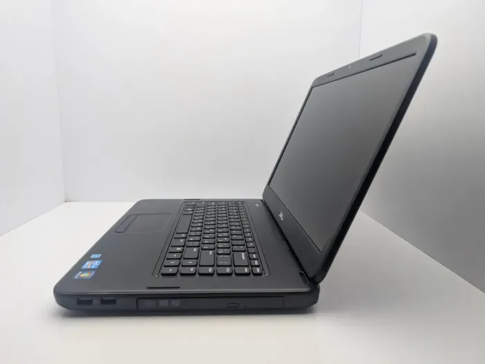 Ноутбук Dell Inspiron N5050 / 15.6" (1366x768) TN / Intel Core i3-2370M (2 (4) ядра по 2.4 GHz) / 6 GB DDR3 / 1000 GB HDD / Intel HD Graphics 3000 / WebCam / АКБ не тримає б/в - зображення 6