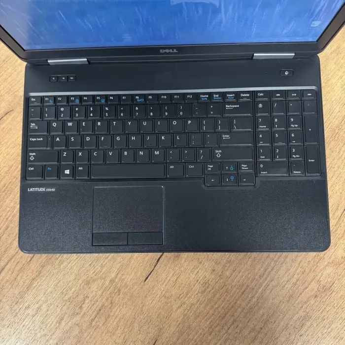 Ноутбук Б-клас Dell Latitude E5540 / 15.6" (1366x768) TN / Intel Core i5-4200U (2 (4) ядра по 1.6 - 2.6 GHz) / 8 GB DDR3 / 256 GB SSD / Intel HD Graphics 4400 / WebCam / DVD-ROM б/в - зображення 7