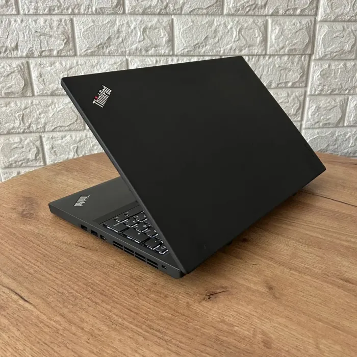 Ноутбук Б-клас Lenovo ThinkPad T560 / 15.6" (1366x768) TN / Intel Core i5-6200U (2 (4) ядра по 2.3 - 2.8 GHz) / 8 GB DDR4 / 480 GB SSD / Intel HD Graphics 520 / WebCam б/в - зображення 6