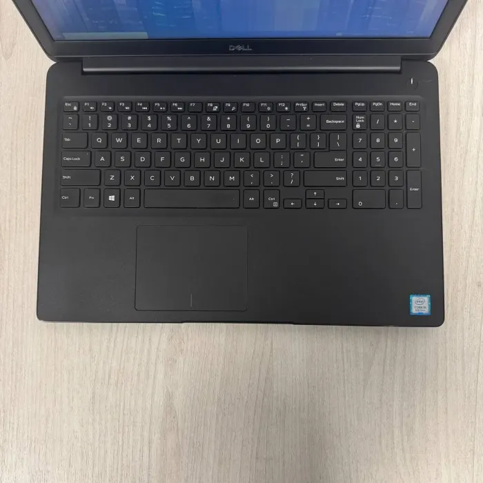 Ноутбук Б-клас Dell Latitude 3500 / 15.6" (1920x1080) TN / Intel Core i5-8265U (4 (8) ядра по 1.6 - 3.9 GHz) / 8 GB DDR4 / 256 GB SSD / Intel UHD Graphics 620 / WebCam б/в - зображення 3