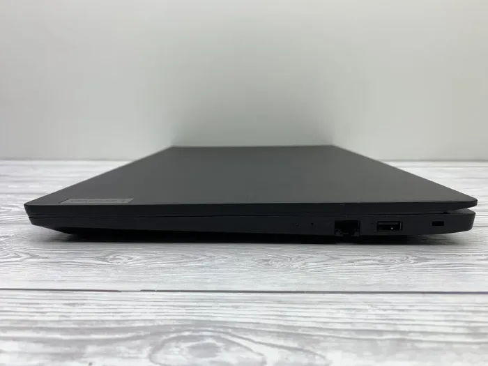 Ноутбук Lenovo V15 G2 ITL / 15.6" (1920x1080) IPS / Intel Core i3-1115G4 (2 (4) ядра по 3.0 - 4.1 GHz) / 8 GB DDR4 / 240 GB SSD / Intel UHD Graphics / WebCam б/в - зображення 5