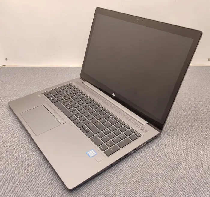 Мобільна робоча станція HP ZBook 15 G5 / 15.6'' (1920x1080) IPS Touch / Intel Core i7-8550U (4 (8) ядра по 1.8 - 4.0 GHz) / 32 GB DDR4 / 512 GB SSD M.2 / AMD Radeon Pro WX 3100, 4 GB GDDR5, 128-bit / WebCam б/в - зображення 2