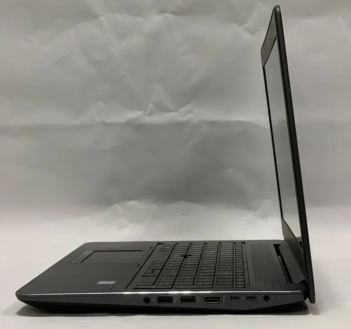 Мобільна робоча станція HP ZBook 15 G3 / 15.6" (1920x1080) TN / Intel Core i7-6820HQ (4 (8) ядра по 2.7 - 3.6 GHz) / 16 GB DDR4 / 256 GB SSD + 500 GB HDD / nVidia Quadro M2000M, 4 GB GDDR5, 128-bit / WebCam б/в - зображення 7