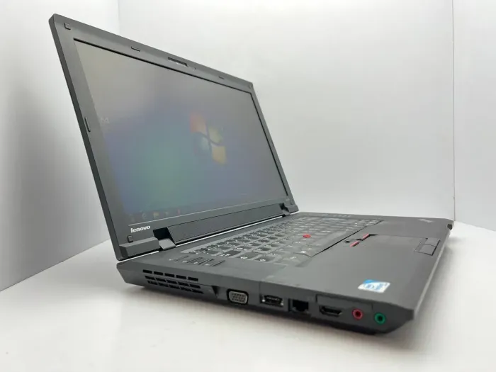 Ноутбук Lenovo ThinkPad SL510 / 15.6" (1366x768) TN / Intel Pentium T4500 (2 ядра по 2.3 GHz) / 4 GB DDR3 / 320 GB HDD / Intel HD Graphics / WebCam б/в - зображення 3