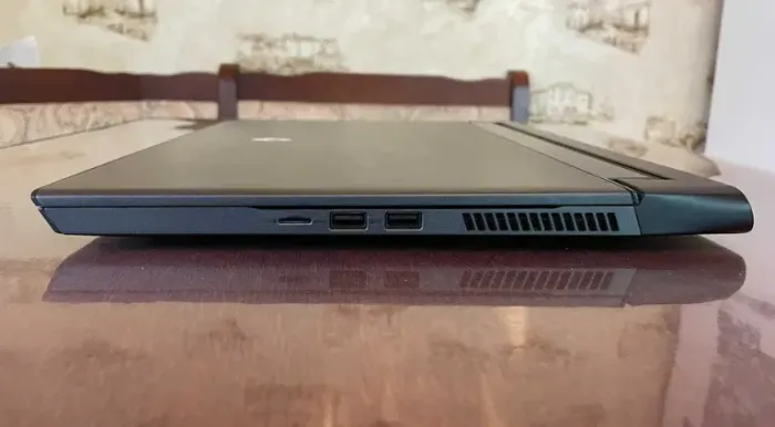 Ігровий ноутбук Dell Alienware M15 R4 / 15.6" (1920x1080) IPS / Intel Core i7-10870H (8 (16) ядер по 2.2 - 5.0 GHz) / 16 GB DDR4 / 512 GB SSD / nVidia GeForce RTX 3070, 8 GB GDDR6, 256-bit / WebCam б/в - зображення 8