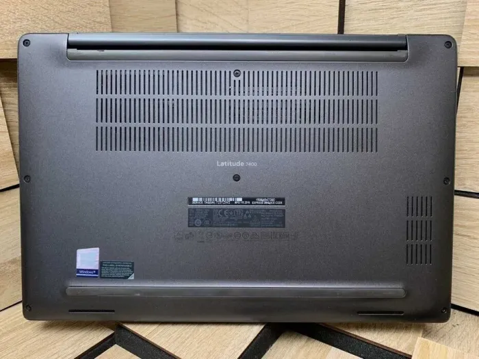 Ультрабук Б-клас Dell Latitude 7400 / 14" (1920x1080) IPS / Intel Core i5-8365U (4 (8) ядра по 1.6 - 4.1 GHz) / 8 GB DDR4 / 240 GB SSD M.2 / Intel UHD Graphics 620 / WebCam / Windows 10 б/в - зображення 9