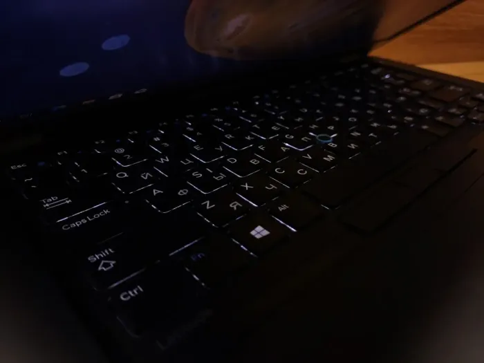 Ультрабук Dell Latitude 5480 / 14" (1920x1080) IPS / Intel Core i5-6300U (2 (4) ядра по 2.4 - 3.0 GHz) / 8 GB DDR4 / 240 GB SSD / Intel HD Graphics 520 / WebCam / Windows 10 б/в - зображення 6