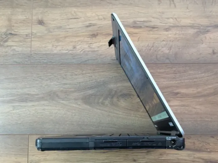 Захищений ноутбук Panasonic Toughbook CF-54 / 14" (1920x1080) IPS / Intel Core i5-7300U (2 (4) ядра по 2.6 - 3.5 GHz) / 8 GB DDR3 / 256 GB SSD / Intel HD Graphics 620 / WebCam б/в - зображення 5