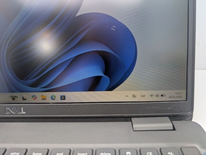 Ноутбук Б-клас Dell Latitude 3520 / 15.6" (1920x1080) IPS / Intel Core i5-1135G7 (4 (8) ядра по 2.4 - 4.2 GHz) / 16 GB DDR4 / 256 GB SSD M.2 / Intel Iris Xe Graphics / Fingerprint / WebCam б/в - зображення 4