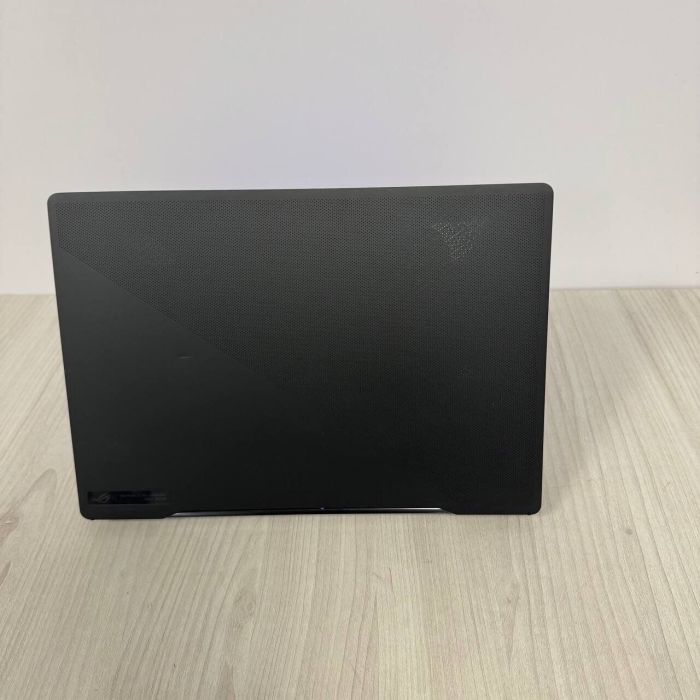 Ігровий ноутбук Б-клас Asus ROG Zephyrus M16 GU604VI / 16" (2560x1600) IPS / Intel Core i9-13900H (14 (20) ядер по 2.6 - 5.4 GHz) / 16 GB DDR5 / 1000 GB SSD NVMe / nVidia GeForce RTX 4070, 8 GB GDDR6, 128-bit / WebCam б/в - зображення 3