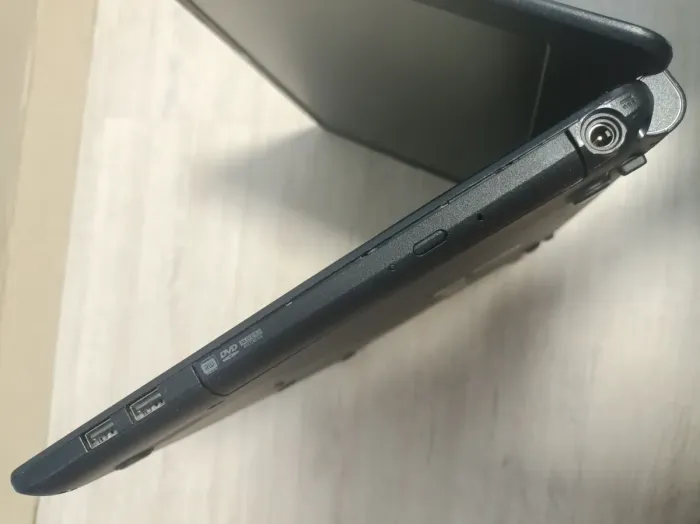 Ноутбук Acer Aspire E1-570G / 15.6" (1366x768) TN / Intel Core i3-3217U (2 (4) ядра по 1.8 GHz) / 4 GB DDR3 / 500 GB HDD / Intel HD Graphics 4000 / WebCam / VGA б/в - зображення 6