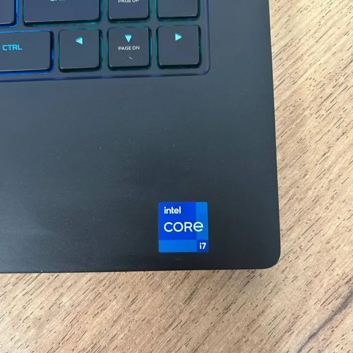 Ігровий ноутбук Dell Alienware m15 R6 / 15.6" (2560x1440) IPS / Intel Core i7-11800H (8 (16) ядер 2.3 - 4.6 GHz) / 16 GB DDR4 / 512 GB SSD / nVidia GeForce RTX 3060, 6 GB GDDR6, 192-bit / WebCam б/в - зображення 8