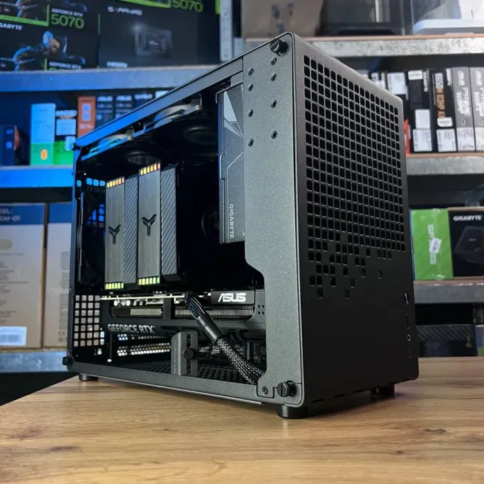 Збірка на замовлення: ігровий ПК Jonsbo Z20 Black Tower / AMD Ryzen 7 9800X3D (8 (16) ядер по 4,7 - 5,2 ГГц) / 32 ГБ DDR5 / 2000 ГБ SSD M.2 / nVidia GeForce RTX 5070 Ti, 16 ГБ GDDR7, 256-bit / 850W - зображення 2