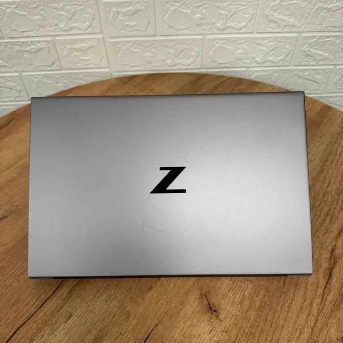 Мобільна робоча станція Б-клас HP ZBook Studio 15 G8 / 15.6" (1920x1080) IPS / Intel Core i7-11800H (8 (16) ядер по 2.3 - 4.6 GHz) / 32 GB DDR4 / 512 GB SSD / nVidia Quadro T1200, 4 GB GDDR6, 128-bit / WebCam б/в - зображення 3